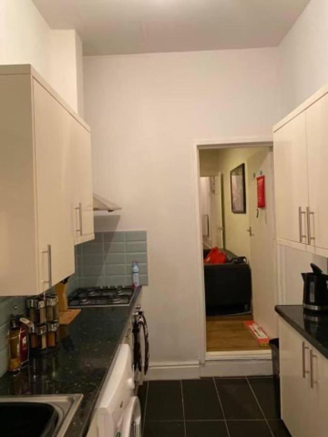 Spacious Four Bedroom Home 3 Bathrooms - Coventry Exterior foto